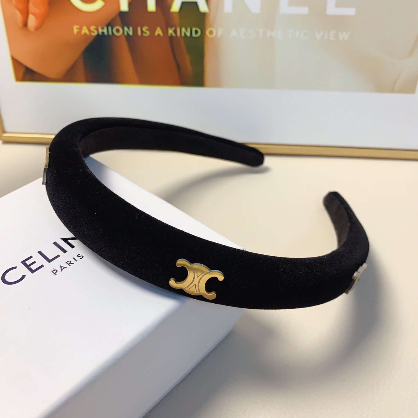 celine赛琳凯旋门发箍丝绒钛钢logo奢风发箍气质百搭小仙女必入单品名媛风十足～宝藏款 闭眼入🥰推荐