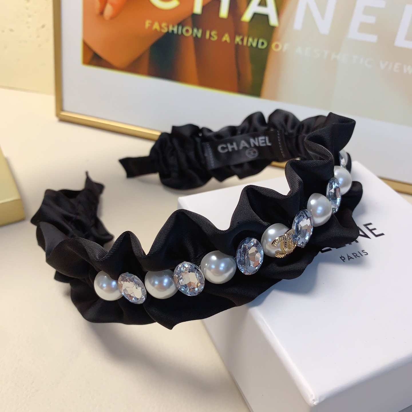chanel小香chanel发箍珍珠珍珠logo奢风发箍气质百搭小仙女必入单品名媛风十足～宝藏款 闭眼入