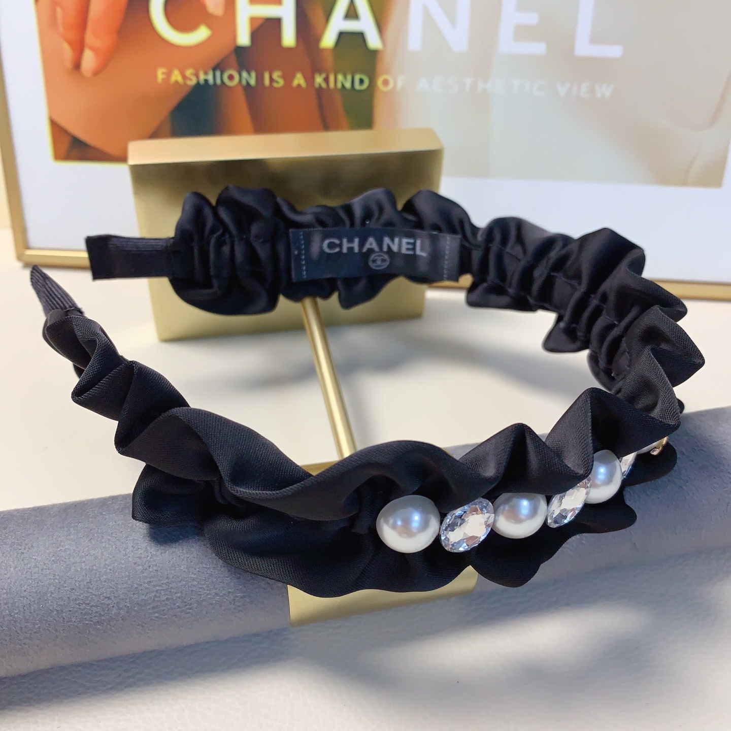 chanel小香chanel发箍珍珠珍珠logo奢风发箍气质百搭小仙女必入单品名媛风十足～宝藏款 闭眼入