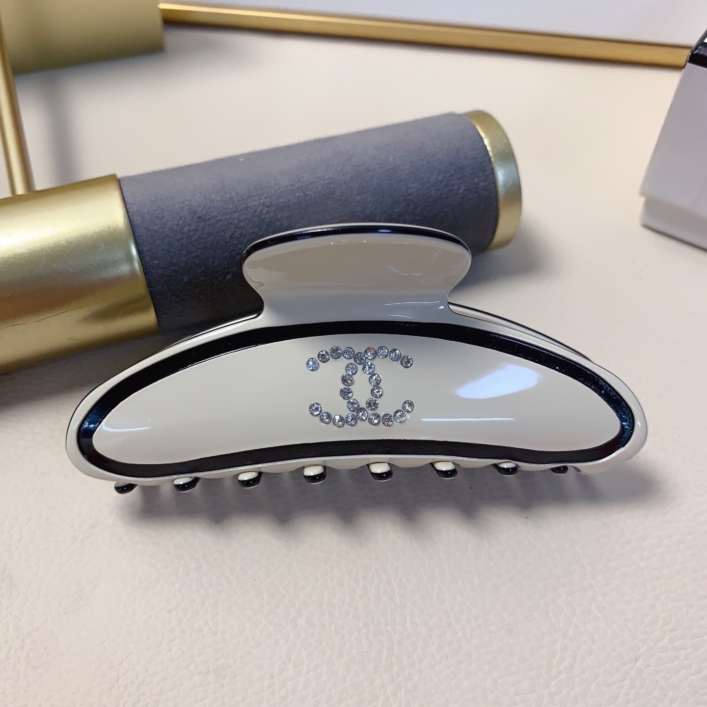 chanel小香chanel抓夹醋酸logo抓夹气质百搭日常精致小单品 小仙女必入单品 宝藏款 闭眼入🥰