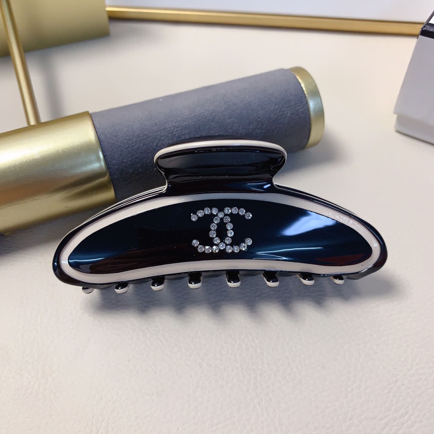 chanel小香chanel抓夹醋酸logo抓夹气质百搭日常精致小单品 小仙女必入单品 宝藏款 闭眼入🥰