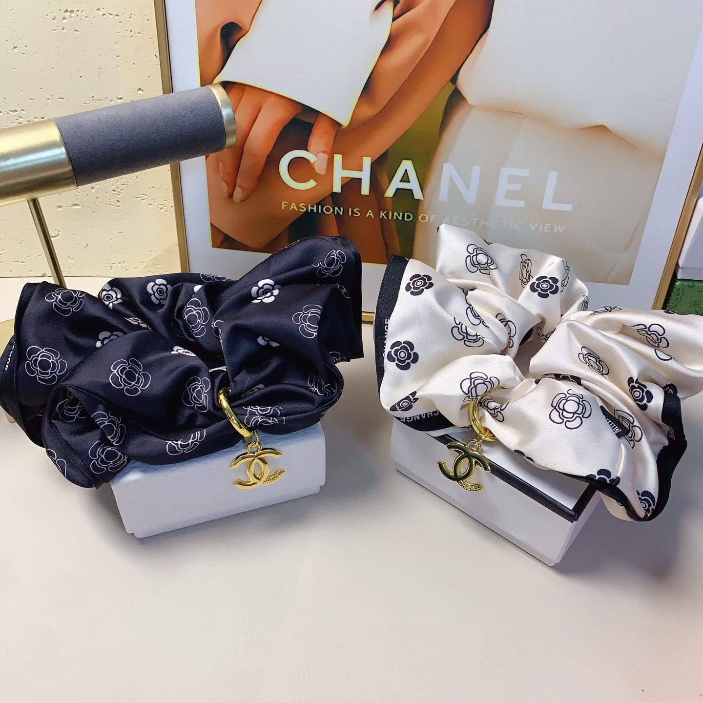 chanel小香chanel皮筋绸缎吊牌logo皮筋发圈大肠圈气质百搭小仙女必入单品 宝藏款 闭眼入🥰推