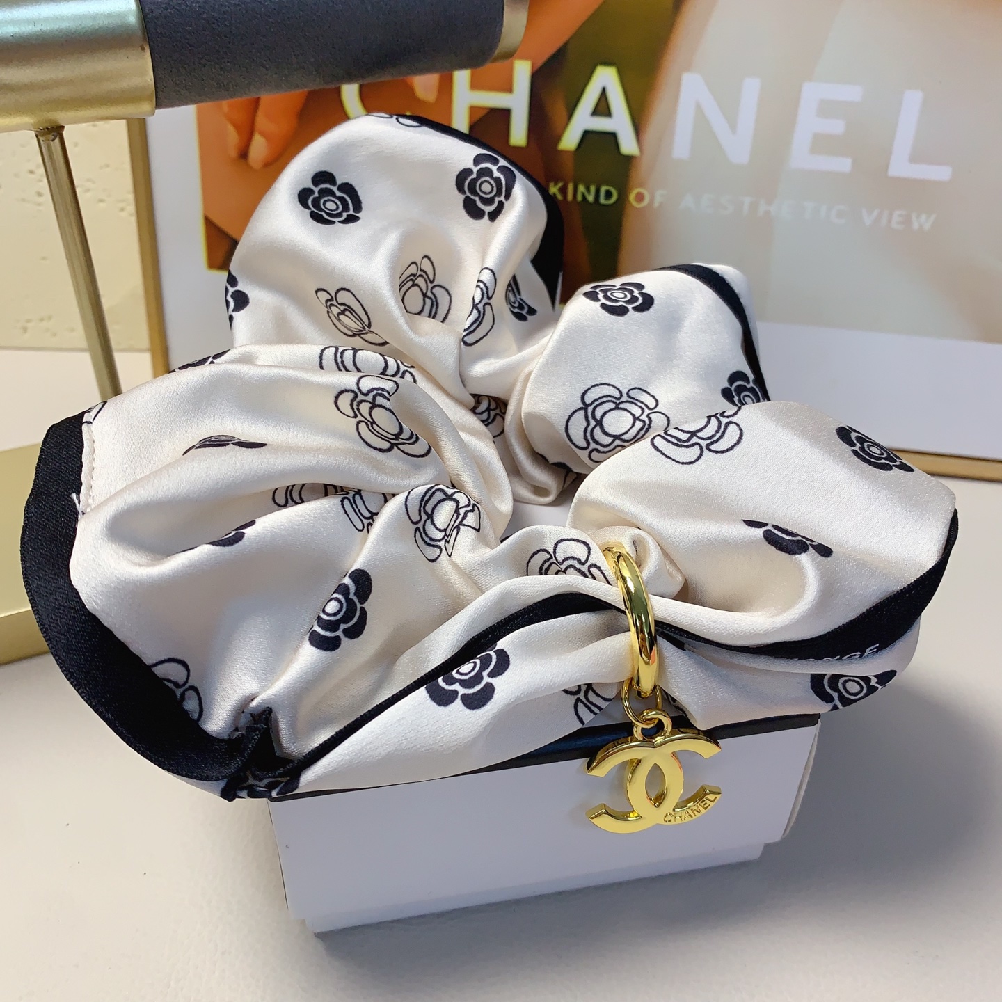 chanel小香chanel皮筋绸缎吊牌logo皮筋发圈大肠圈气质百搭小仙女必入单品 宝藏款 闭眼入🥰推