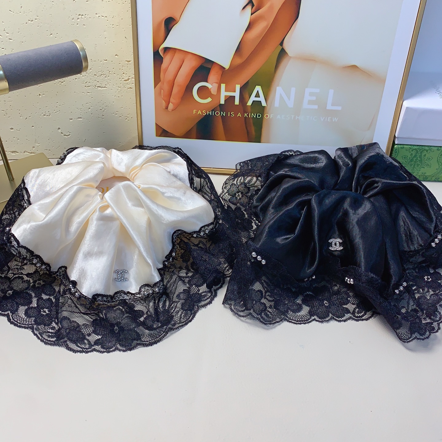 chanel小香chanel皮筋绸缎蕾丝勾花边logo皮筋发圈大肠圈气质百搭小仙女必入单品 宝藏款 闭眼