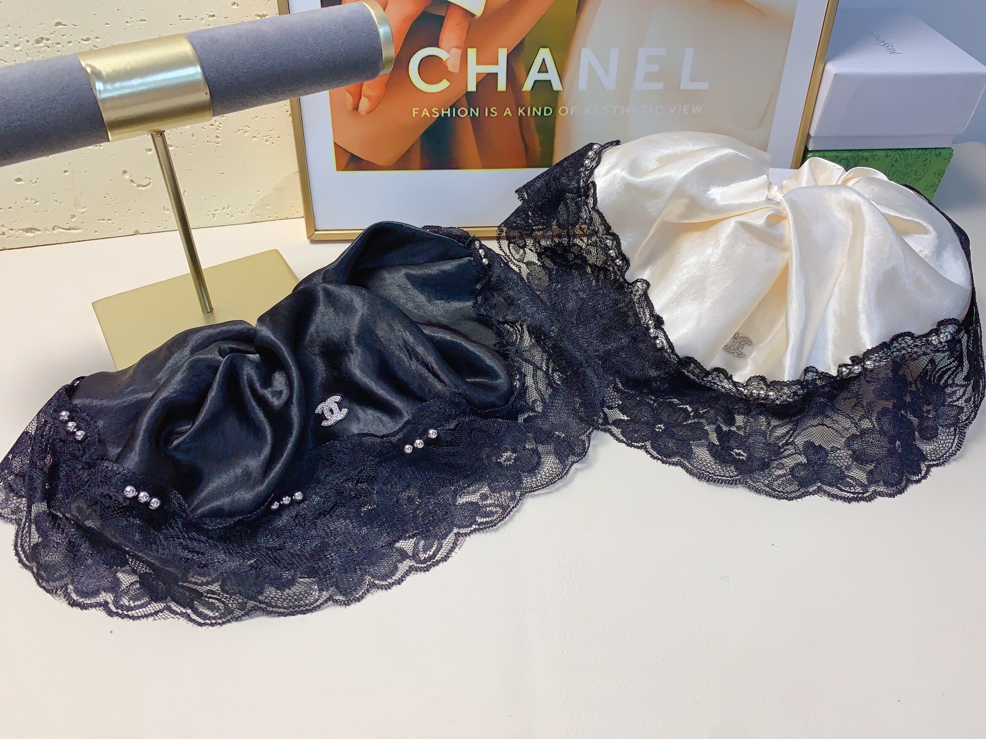 chanel小香chanel皮筋绸缎蕾丝勾花边logo皮筋发圈大肠圈气质百搭小仙女必入单品 宝藏款 闭眼