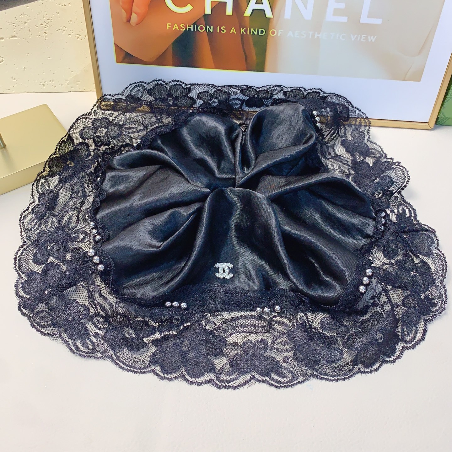 chanel小香chanel皮筋绸缎蕾丝勾花边logo皮筋发圈大肠圈气质百搭小仙女必入单品 宝藏款 闭眼