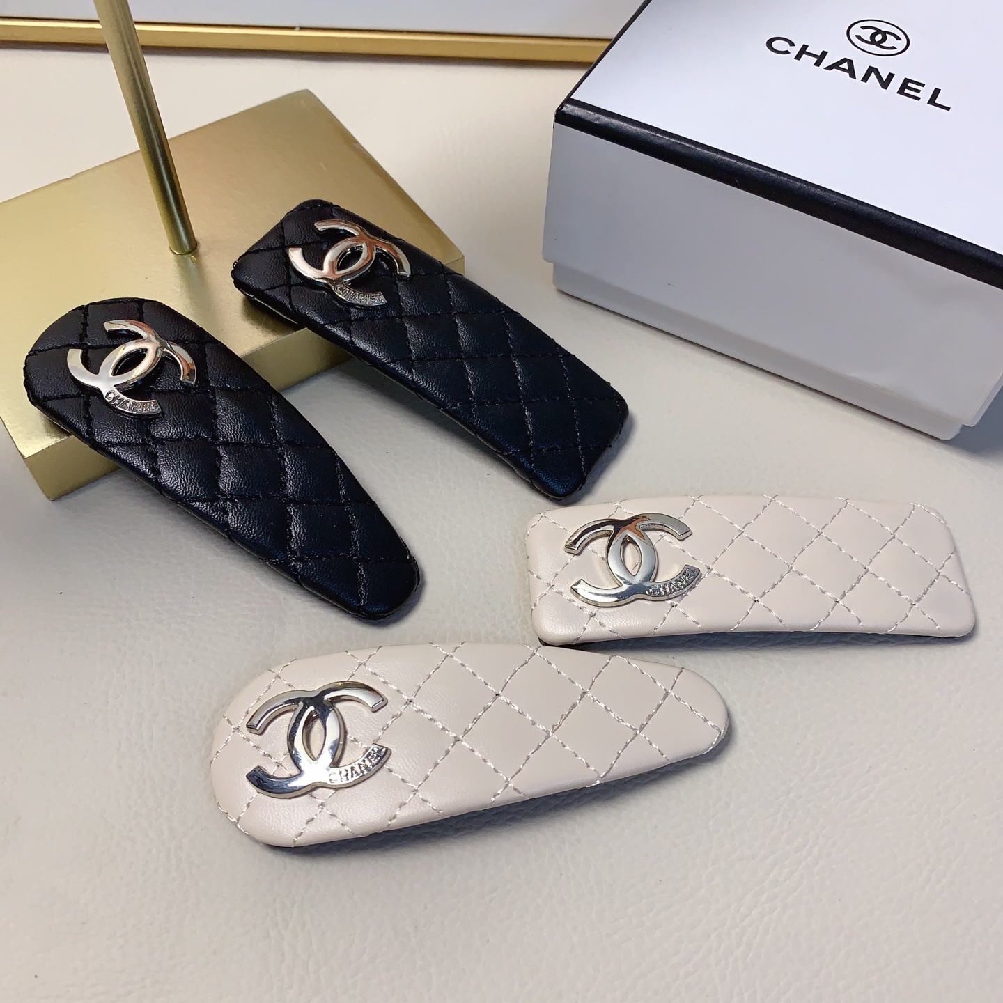 Chanel pequeño Chanel pinza para el pelo, pinza de rombos, pinza pequeña, pinza lateral, pequeño accesorio diario elega…