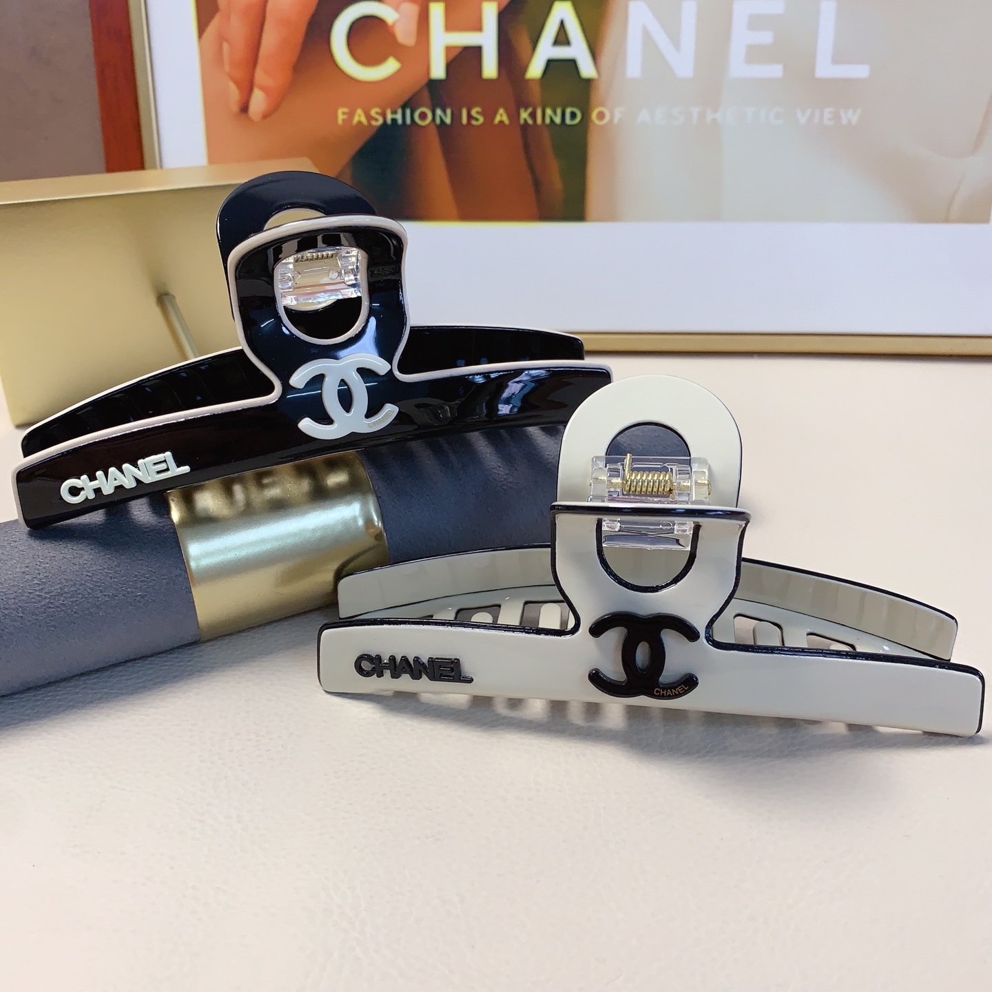 chanel Pinza chanel, pinza de acetato, elegante y versátil para el diario, accesorio sofisticado. Imprescindible para c…