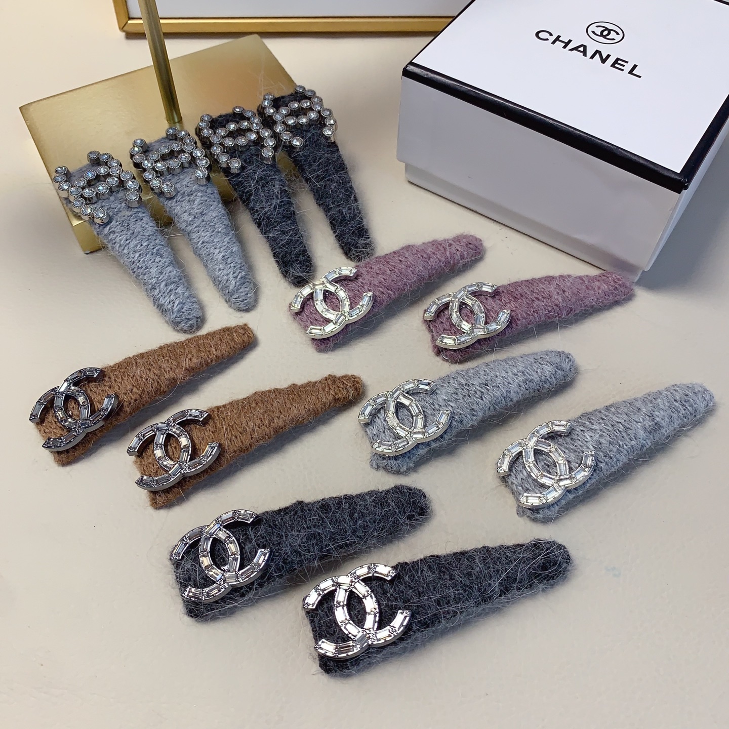 chanel pequeño chanel pinza de clip de doble C de lana, pinza bb, pinza lateral, accesorio pequeño y elegante para el d…
