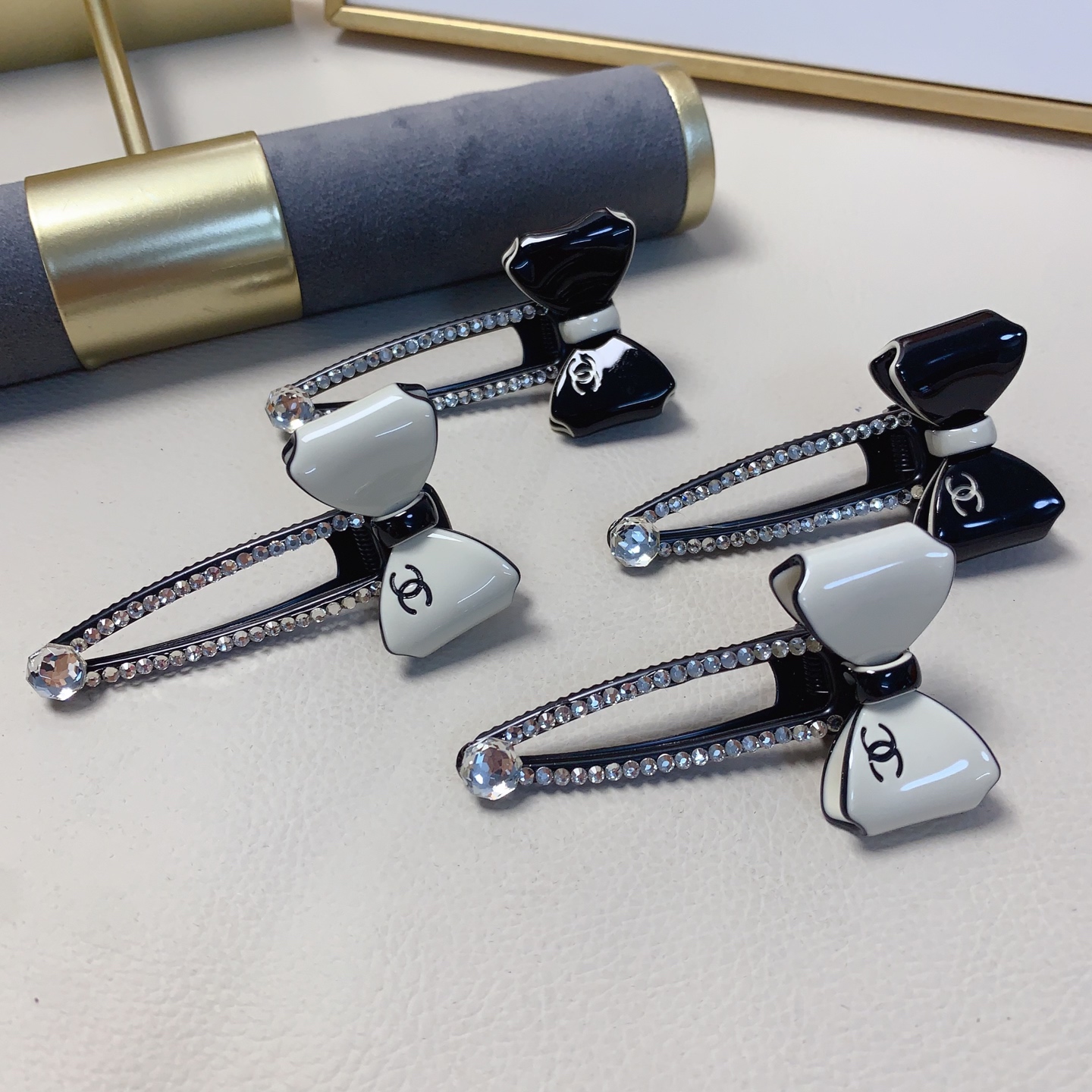 Chanel pequeño Chanel pinza para el pelo, pinza de lazo de acetato con cristales, pinza pequeña, pinza lateral, pequeño…