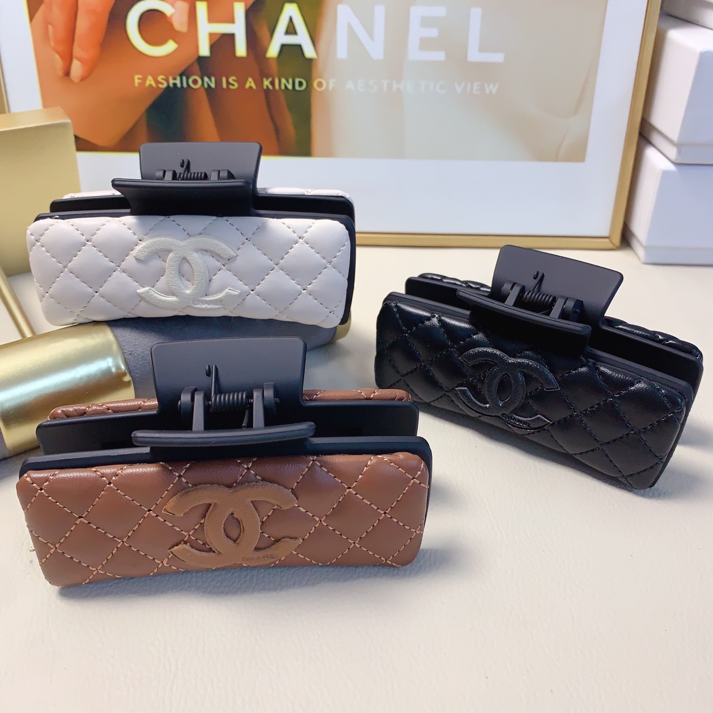 Chanel pequeño Chanel pinza de cocodrilo, pinza de cocodrilo de piel de cordero con patrón de rombos, elegante y versát…