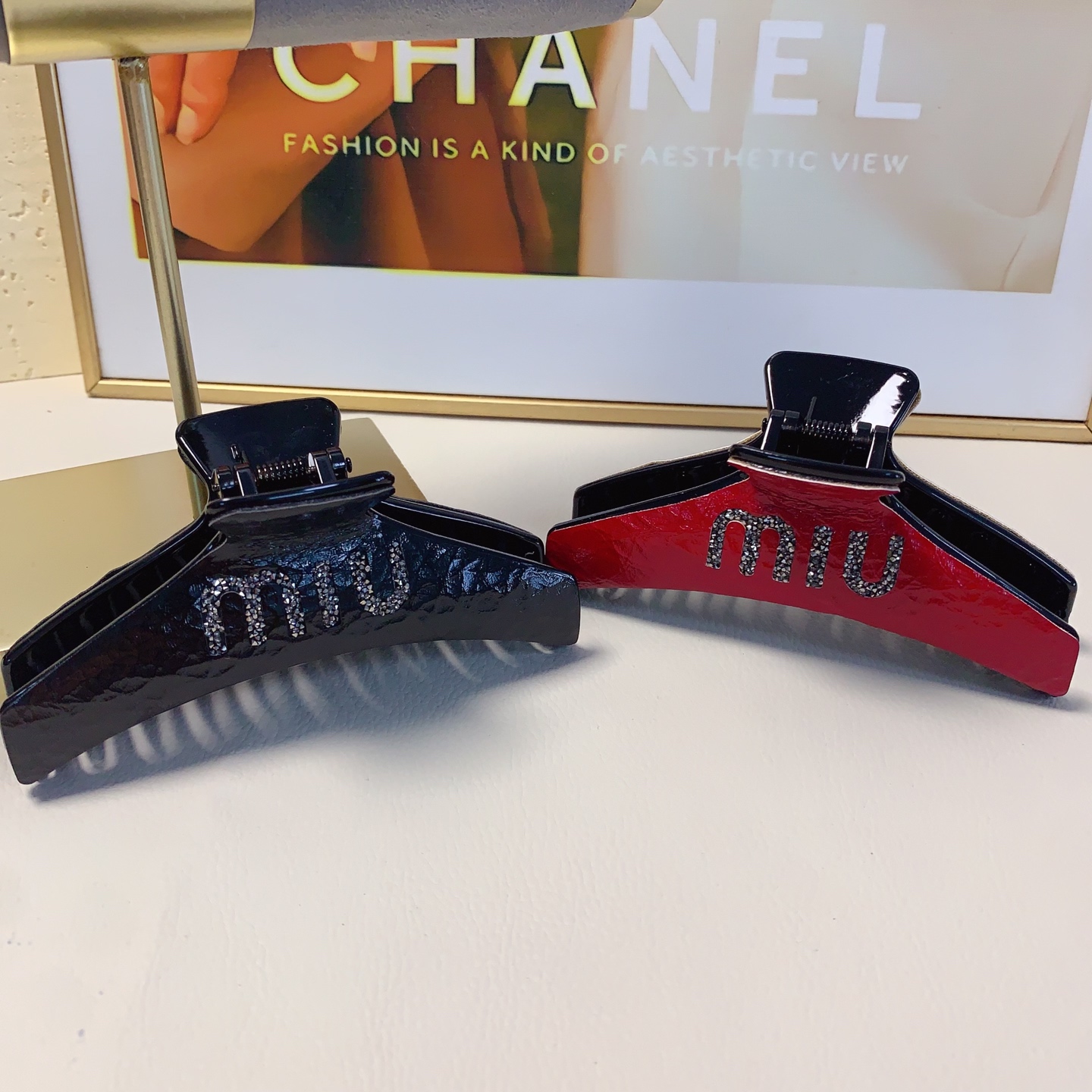 Pinza para el cabello Miu Miu, pinza de piel encerada, elegante y versátil, accesorio diario exquisito, imprescindible …