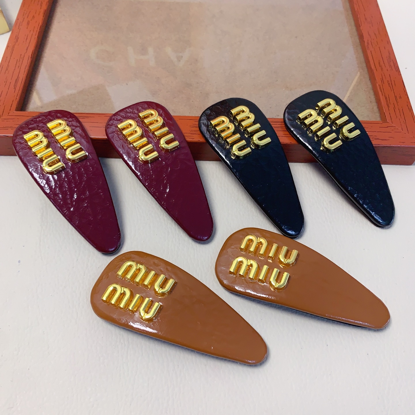 miumiu缪缪miumiu发夹新款边夹刘海夹bb夹压夹日常精致小单品 气质百搭小仙女必入单品 宝藏款 