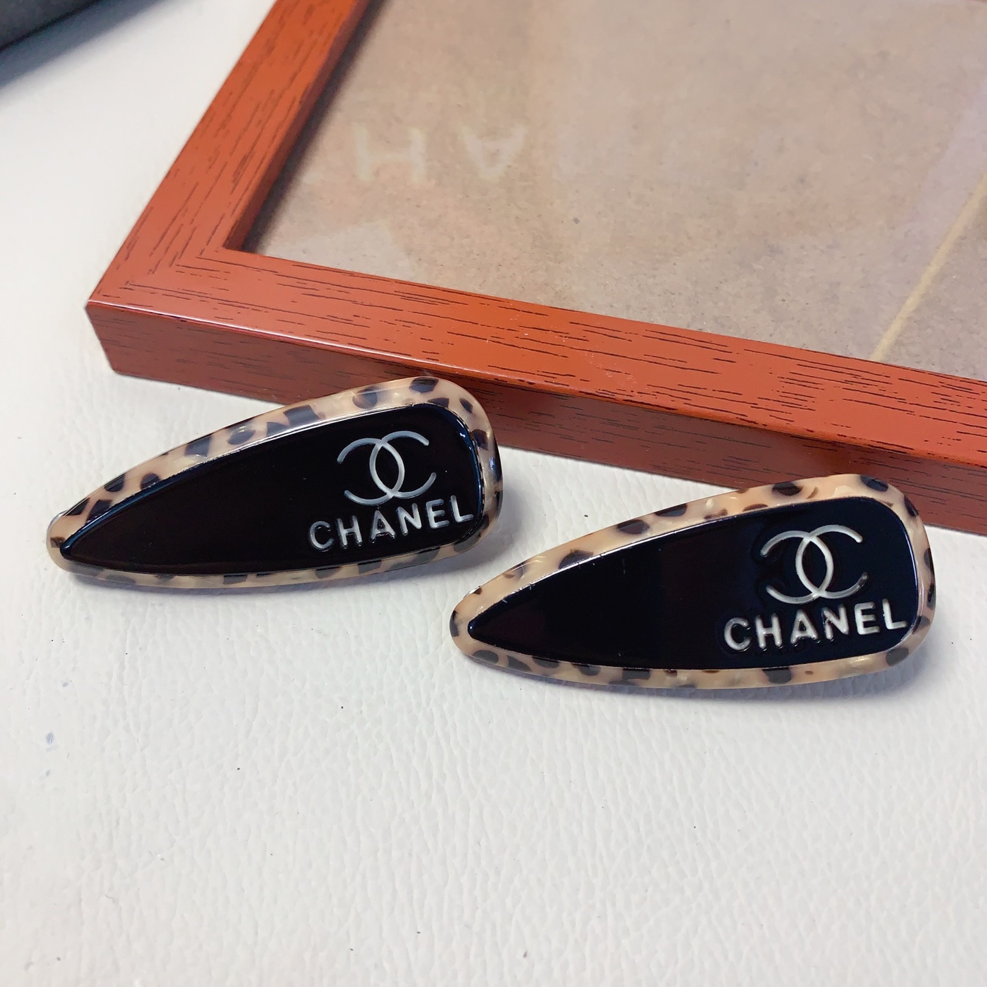 chanel小香chanel发夹豹纹边边夹刘海夹压夹日常精致小单品 气质百搭小仙女必入单品 宝藏款 闭眼