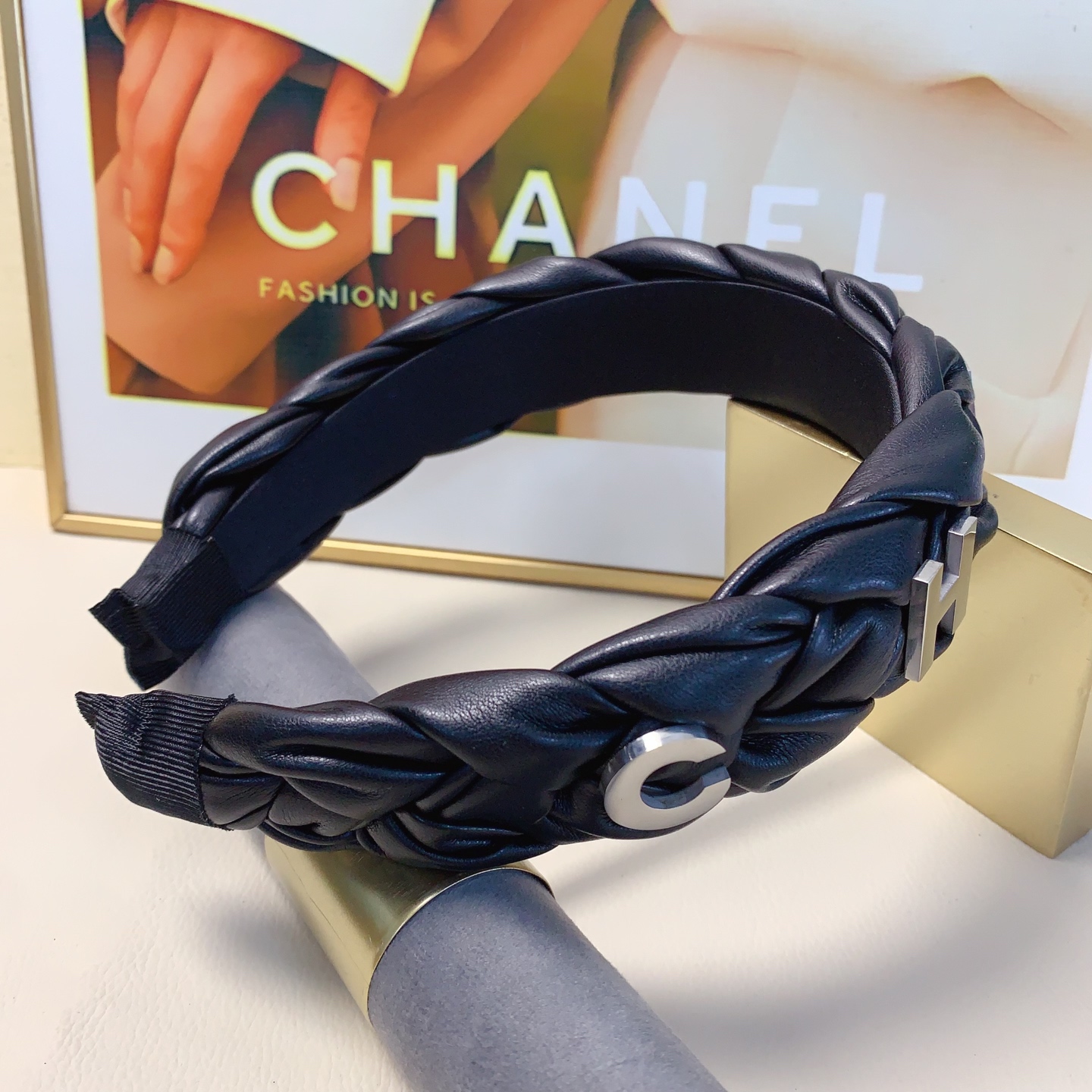 chanel小香chanel发箍编织羊皮钛钢字母满钻轻奢风发箍气质百搭小仙女必入单品名媛风十足～宝藏款 