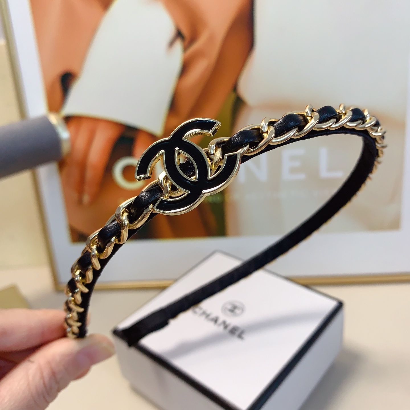 Chanel pequeño Chanel, diadema Chanel, diadema de cadena estilo minimalista y lujoso, elegante y versátil, imprescindib…