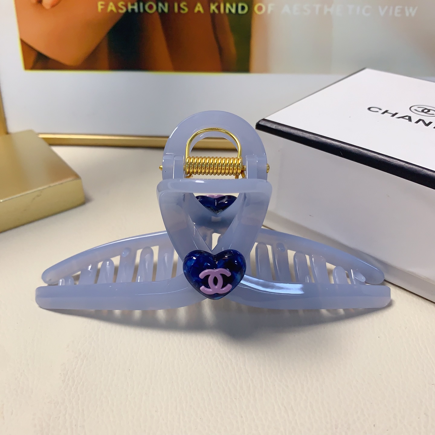Chanel pequeño Chanel pinza para el cabello pinza de corazón de acetato 💟 elegante y versátil para uso diario, pequeño…