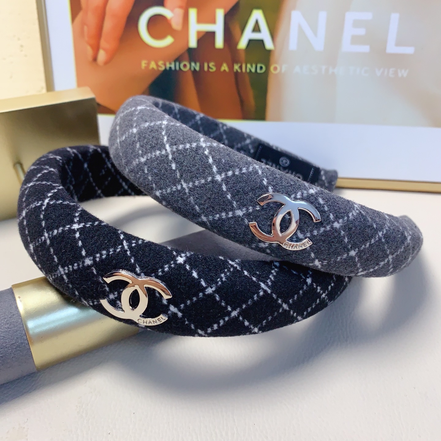 Chanel pequeño Chanel diadema de cachemira con patrón de cuadros, estilo sencillo y lujoso, diadema elegante y versátil…