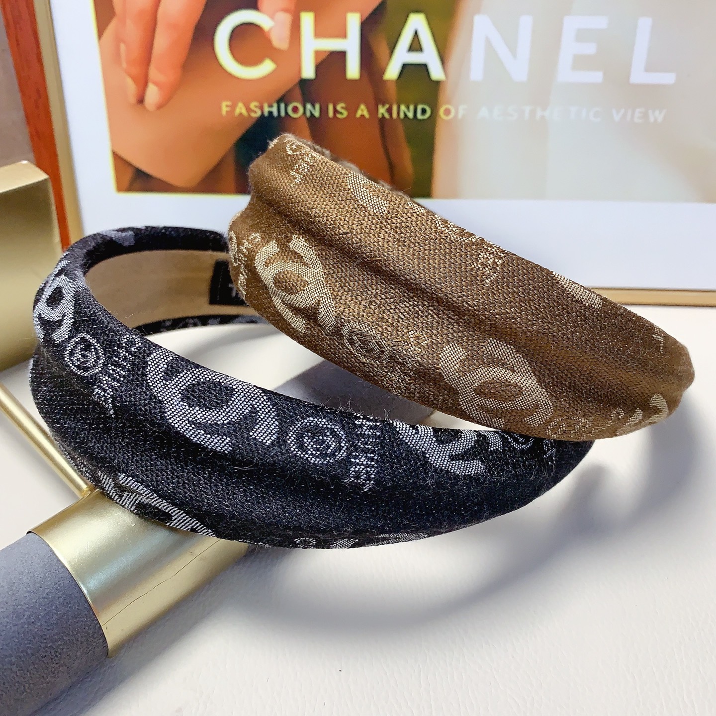 Chanel pequeño Chanel diadema, versión ancha, estilo simple y lujoso, elegante y versátil, imprescindible para hadas pe…
