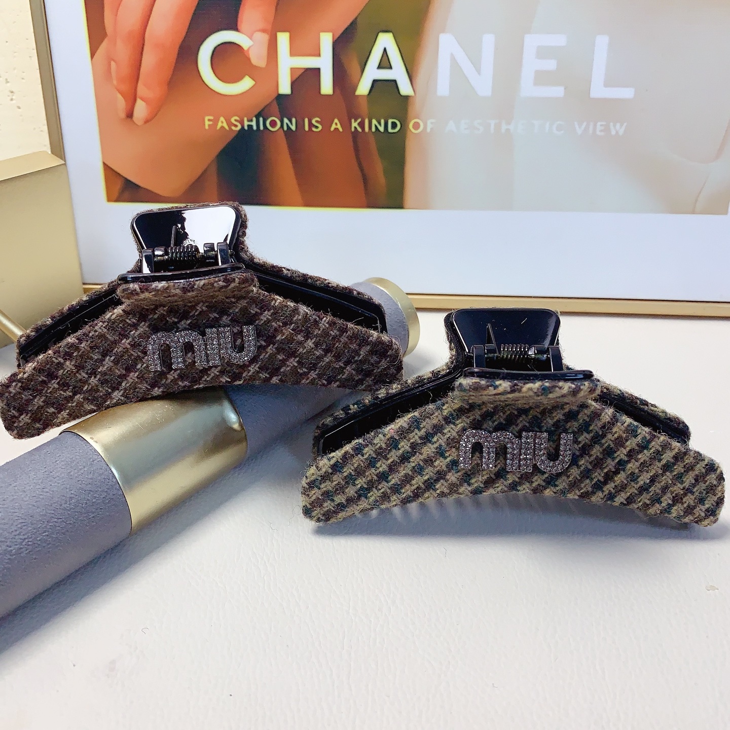 miumiu miumiu pinza para el pelo de lana, elegante y versátil, pequeño accesorio diario exquisito, imprescindible para …