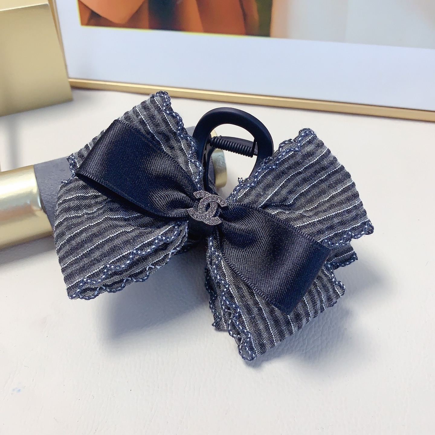 Chanel horquilla Chanel, horquilla de lazo, elegante y versátil, accesorio diario exquisito, imprescindible para hadas,…