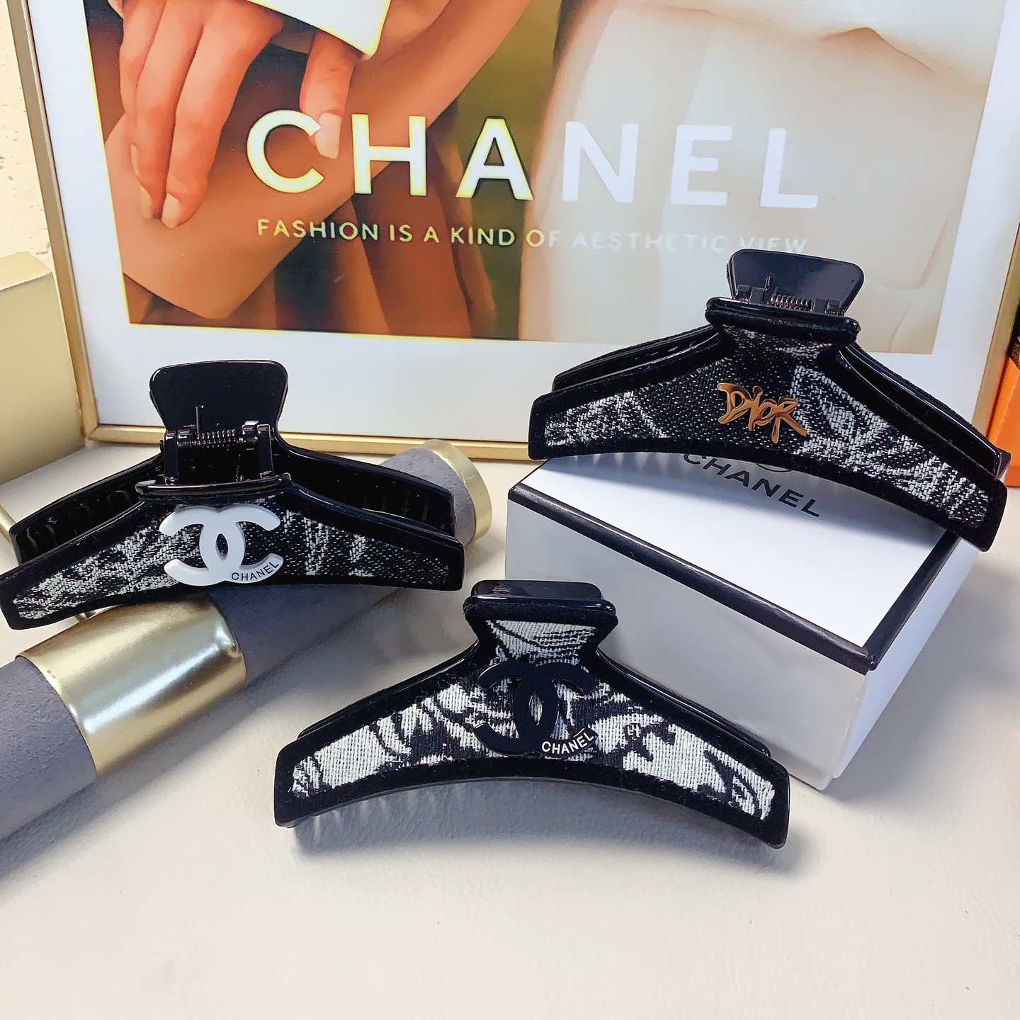 Chanel pequeño Dior nuevo pinza con logo elegante y versátil accesorio diario exquisito imprescindible para hadas peque…