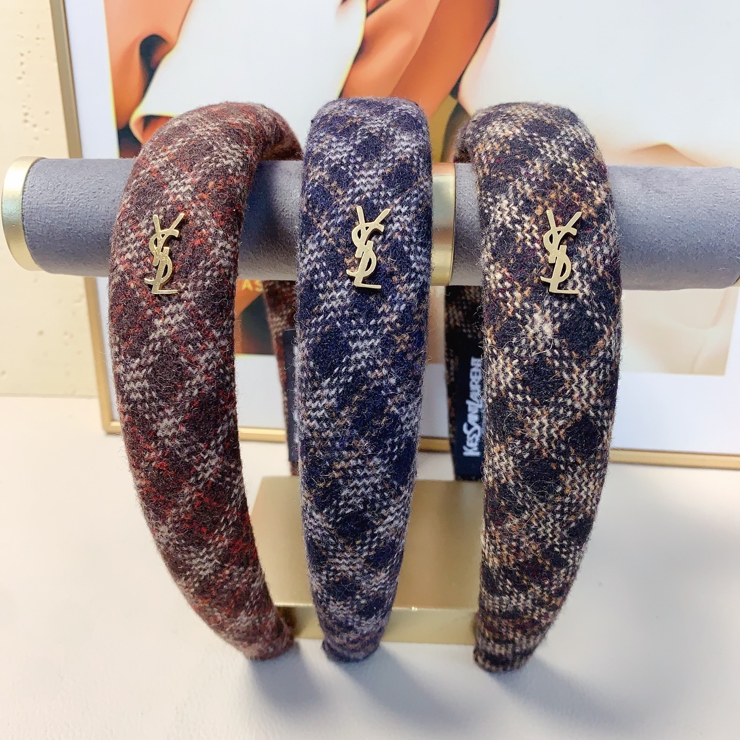 YSL Saint Laurent diadema de lana a cuadros con logo de titanio, estilo lujoso, elegante y versátil, imprescindible par…