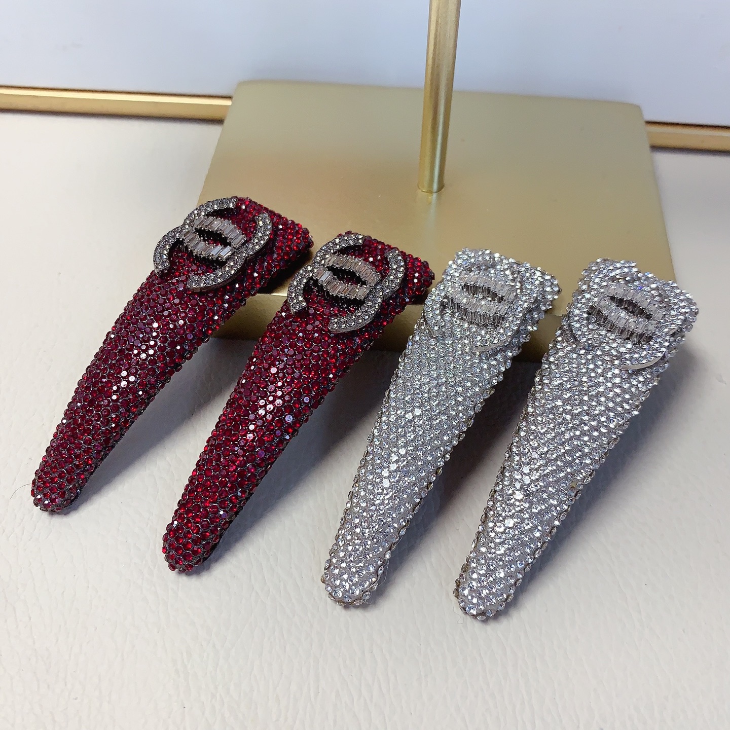 chanel pequeño chanel horquilla Horquilla de diamantes de imitación completa para el costado, pequeño accesorio diario …