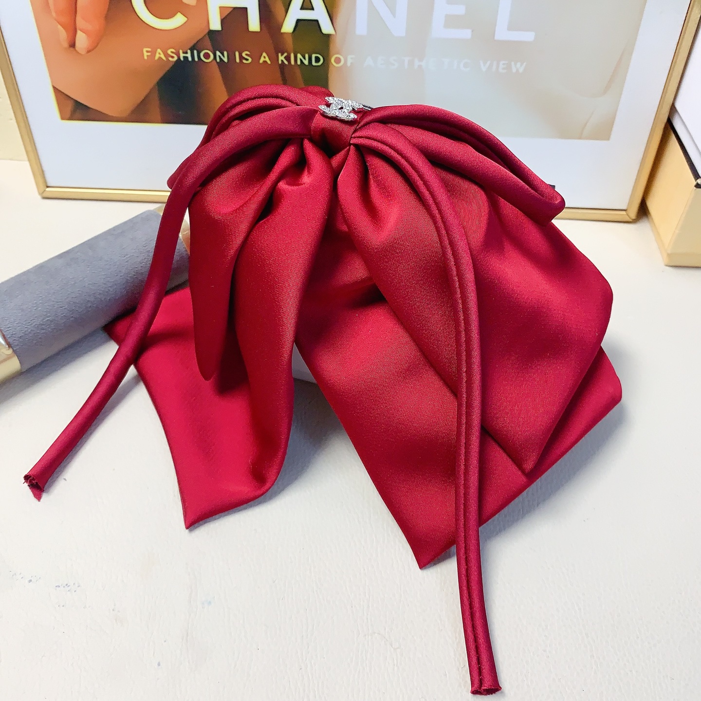 Horquilla CHANEL pequeña, pinza de lazo doble, elegante y versátil, accesorio diario refinado, imprescindible para hada…