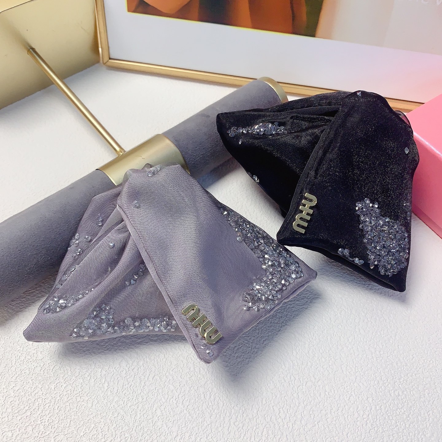 miumiu miumiu pinza para el cabello pinza triangular de gasa elegante y versátil artículo diario exquisito imprescindib…