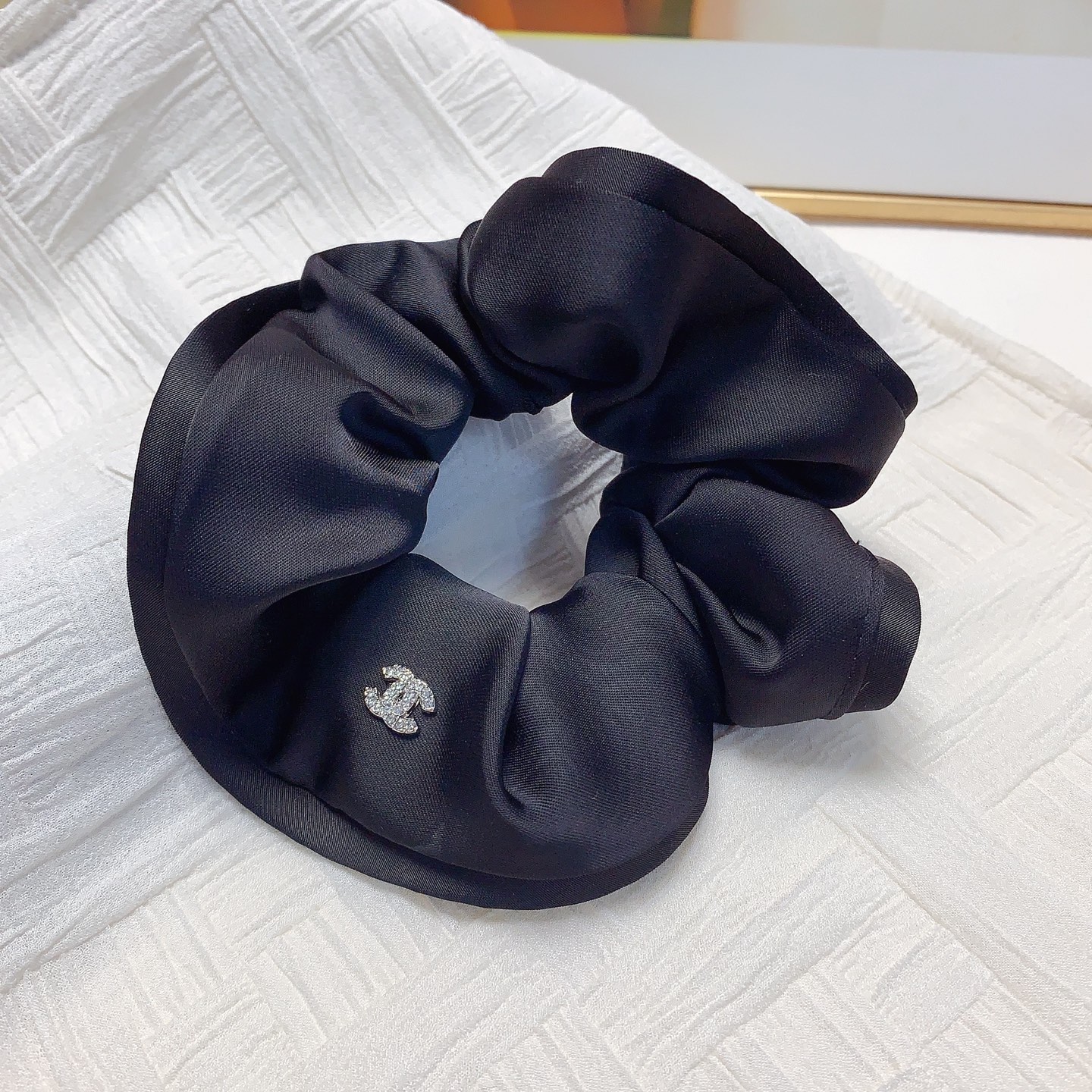 Chanel pequeño Chanel goma para el cabello, goma de raso para el pelo, coletero grande, elegante y versátil, imprescind…