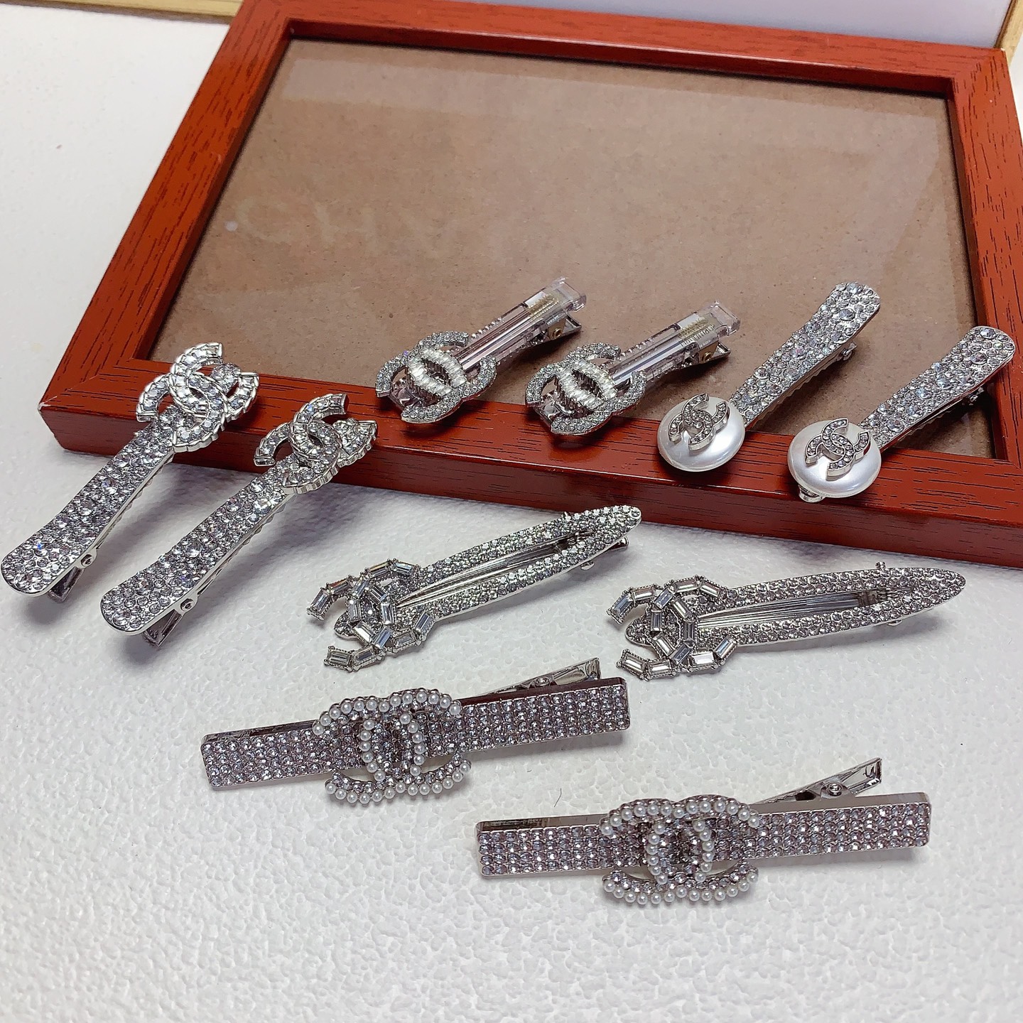 Chanel pequeño Chanel pin para el cabello, pinza de presión cubierta de diamantes, pinza lateral para uso diario, artíc…