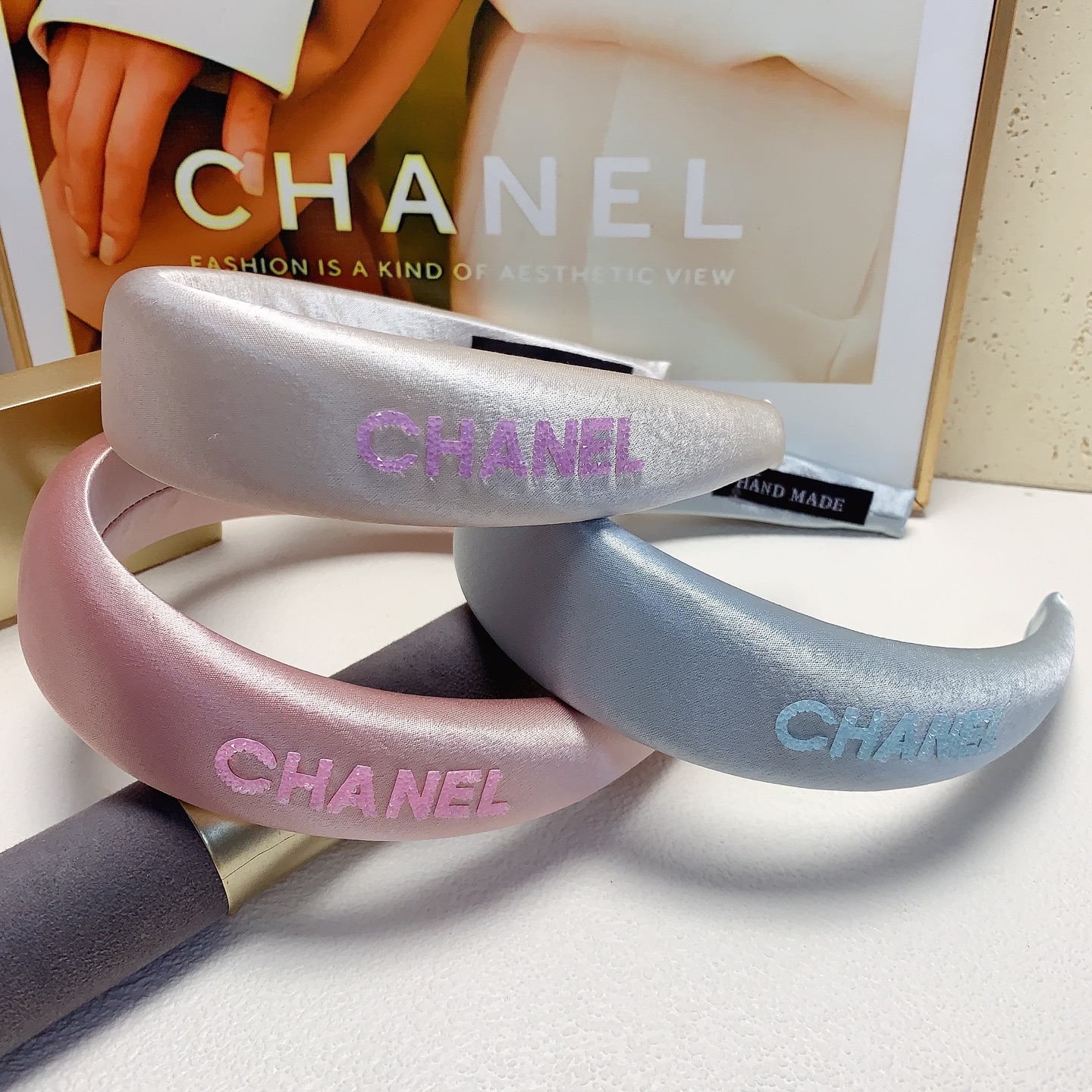 Chanel pequeño Chanel diadema, diadema de lujo con letras de cristal, elegante y versátil, imprescindible para hadas, c…