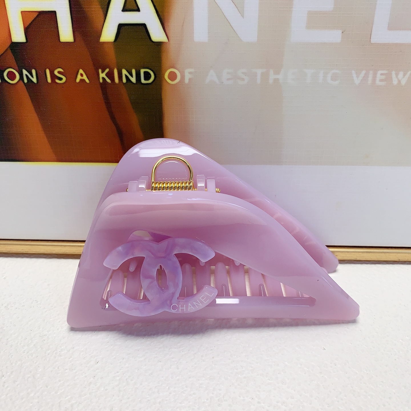 Chanel small fragrance, Chanel pin, acetate triangle claw clip, elegant and versatile, everyday exquisite small item, a…