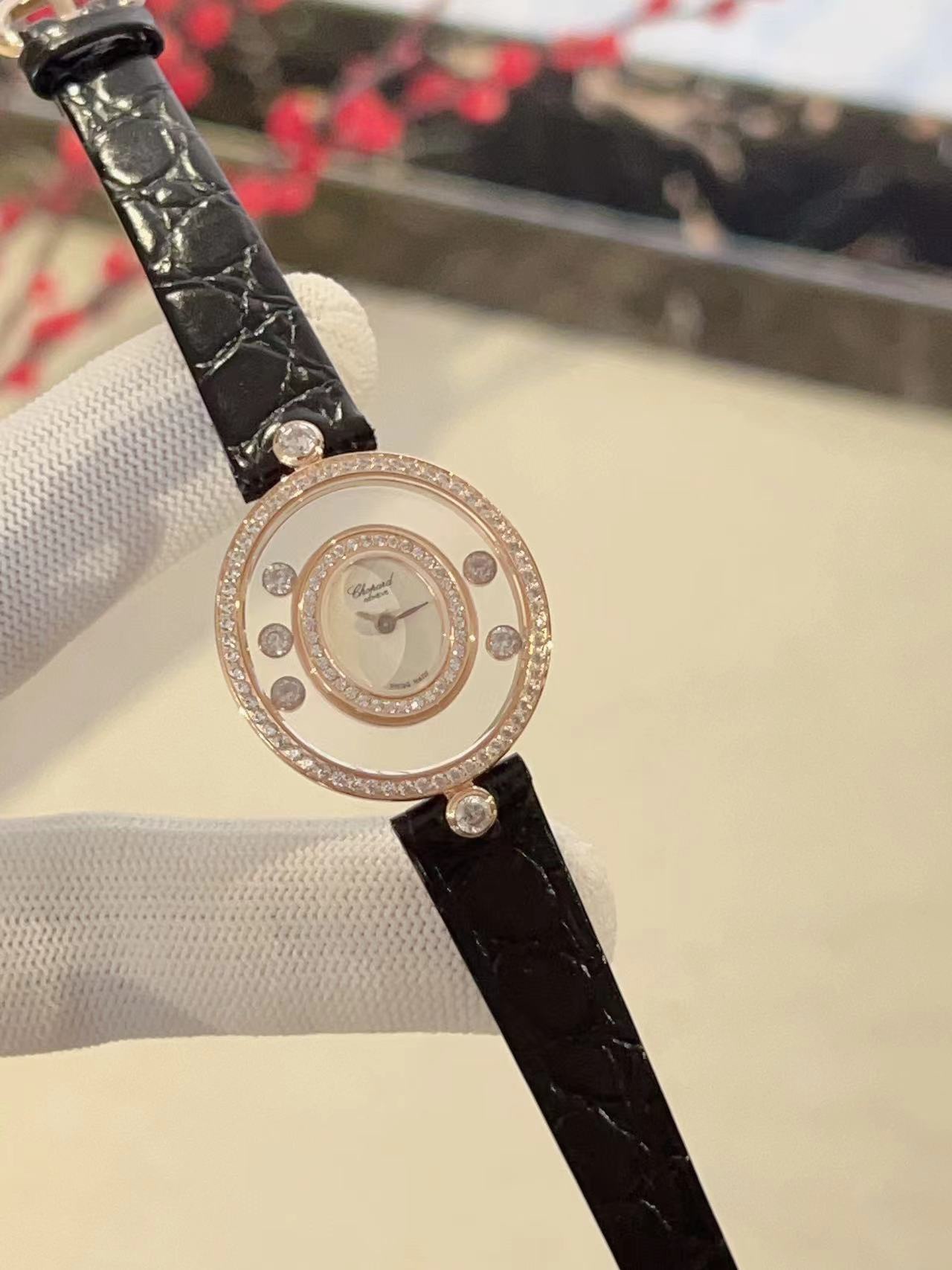 萧邦-Chopard新增最新绿表盘HAPPYDIAMONDS系列快乐钻椭圆形腕表蓝宝石玻璃镜面原厂瑞士石