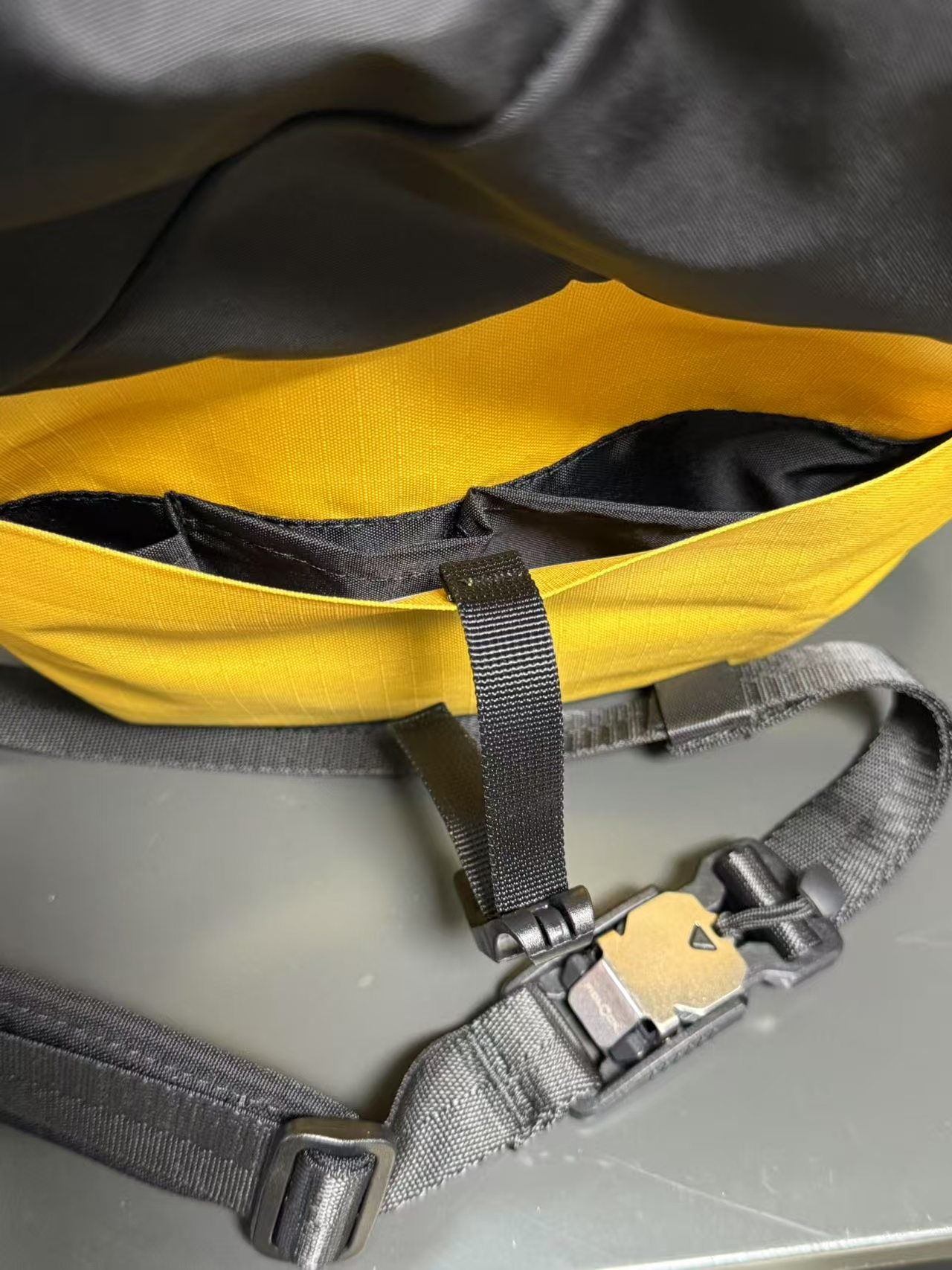 Arc'teryx Bolsa de Mano Deportiva y Casual de Nailon Estampado ICHALKBUCKET25 8 i1750471807987 2517 0 7