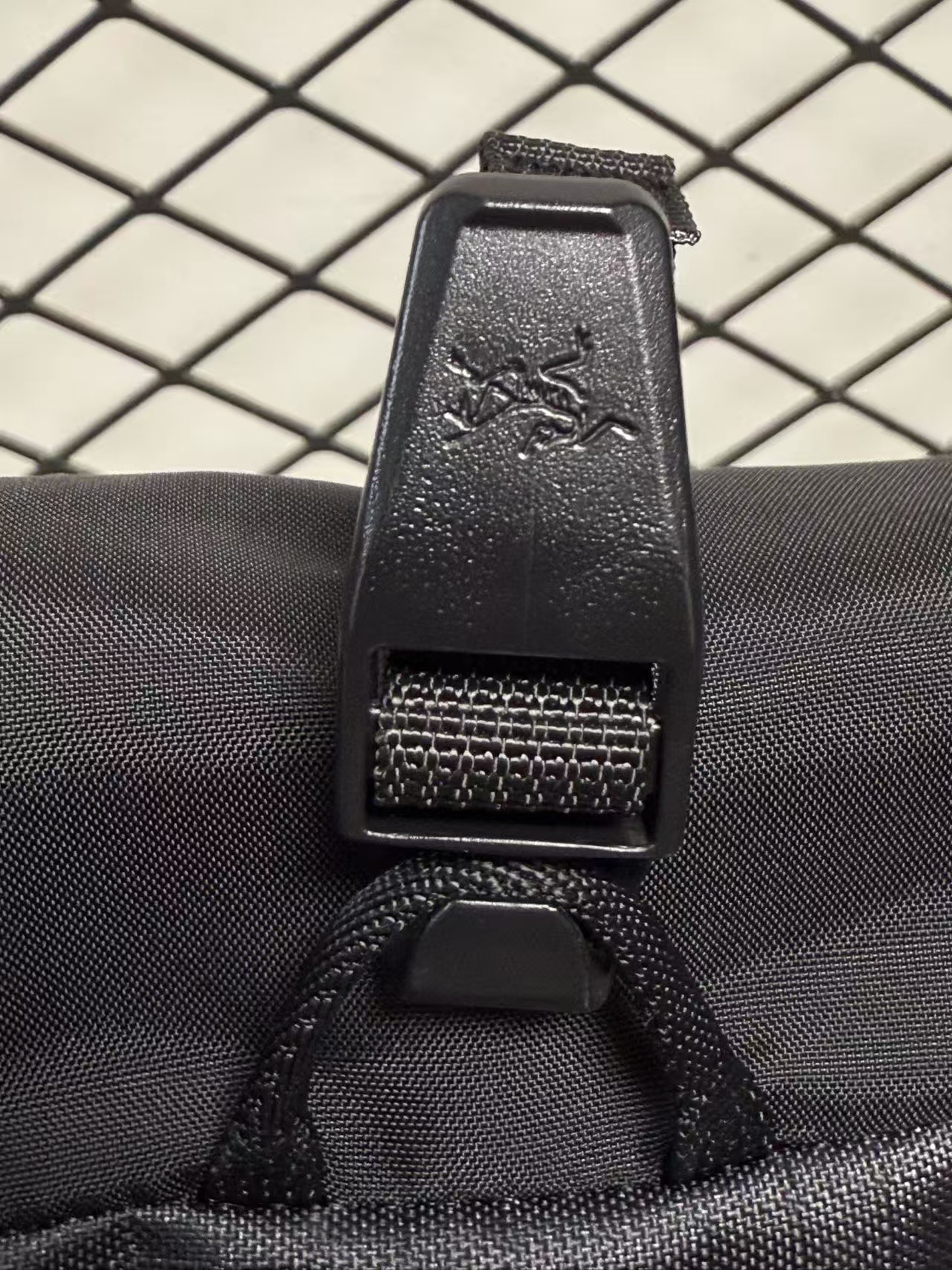 Arc'teryx Bolsa de Mano Deportiva y Casual de Nailon Estampado ICHALKBUCKET25 25 i1750471809009 1603 0 24