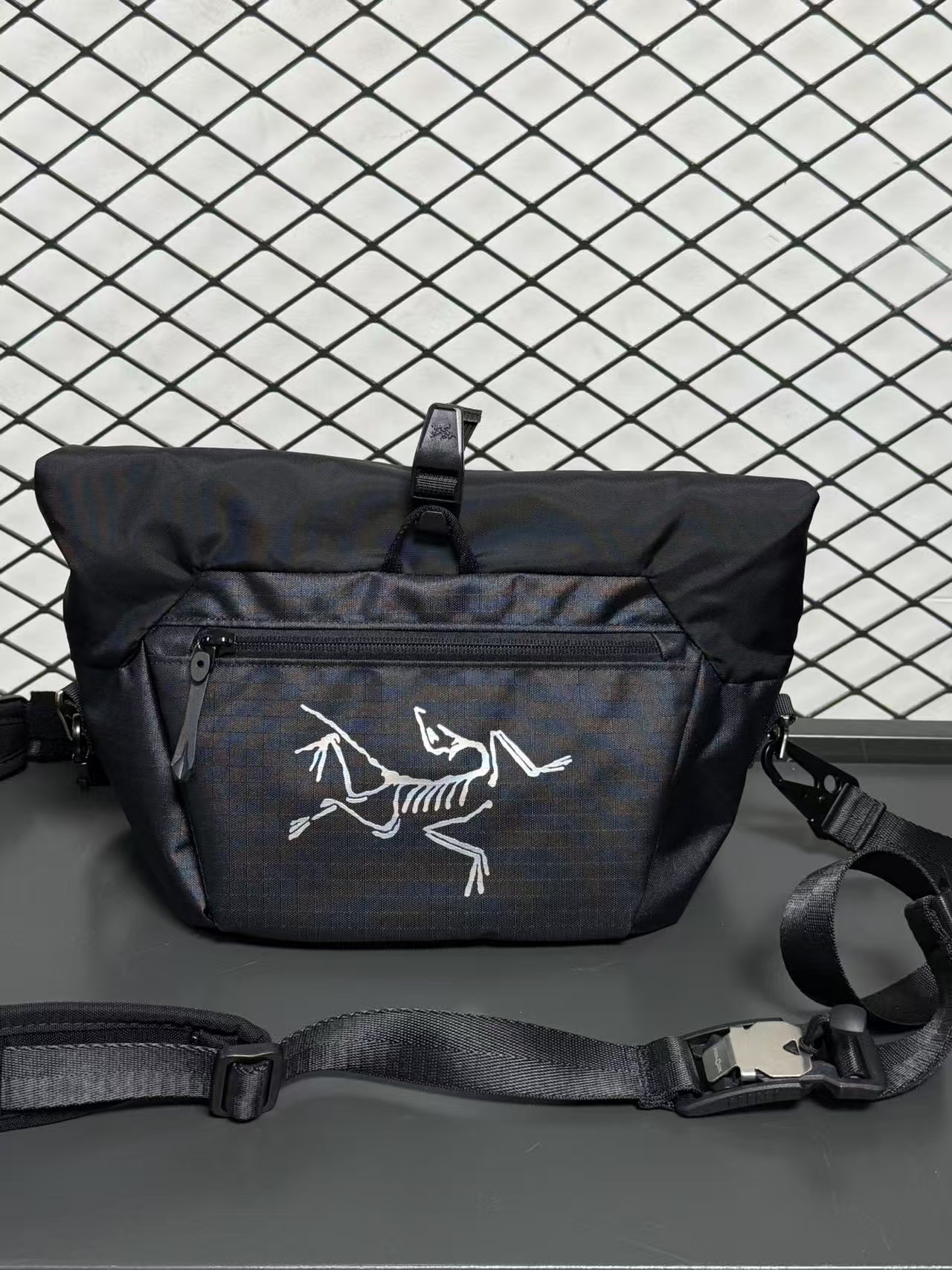 Arc'teryx Bolsa de Mano Deportiva y Casual de Nailon Estampado ICHALKBUCKET25 21 i1750471809425 1699 0 20