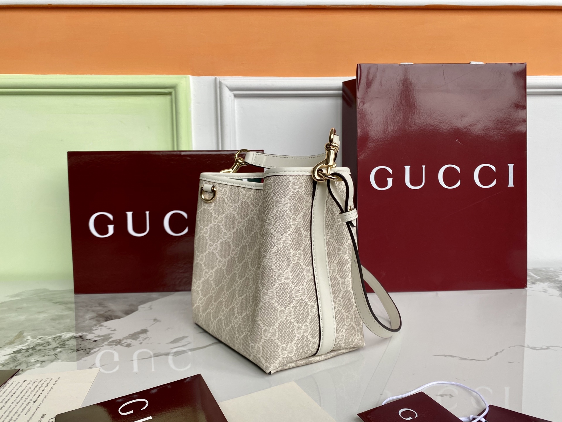 Gucci Emblem Mini Bucket Bag Beige and White New Gucci Letter Pattern 4 i1748328532367 6416 0 2