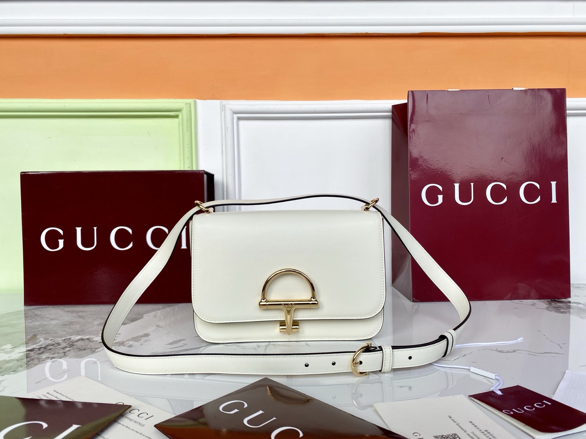 حقيبة كتف غوتشي هورسبيت 1955 جلد أبيض للنساء - Gucci Horsebit 1955