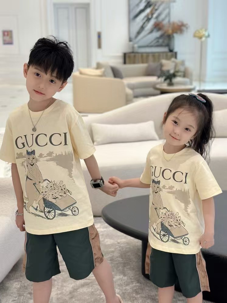 ¡Perfecto para niños y niñas! Un conjunto perfectamente combinado, envío inmediato, tallas 100-160.