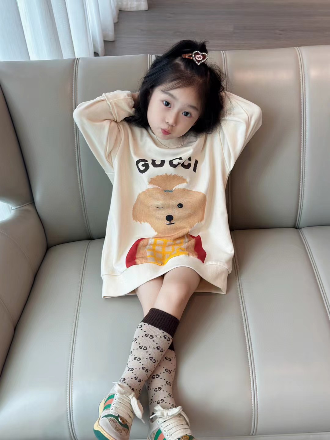 妹妹身高103cm 32斤 上身大货130码！卫衣裙效果！