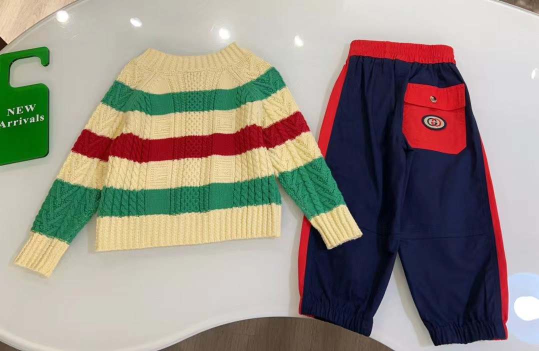 Para niño, combinado con pantalones largos también se ve muy bien, envío inmediato, tallas 100-160.