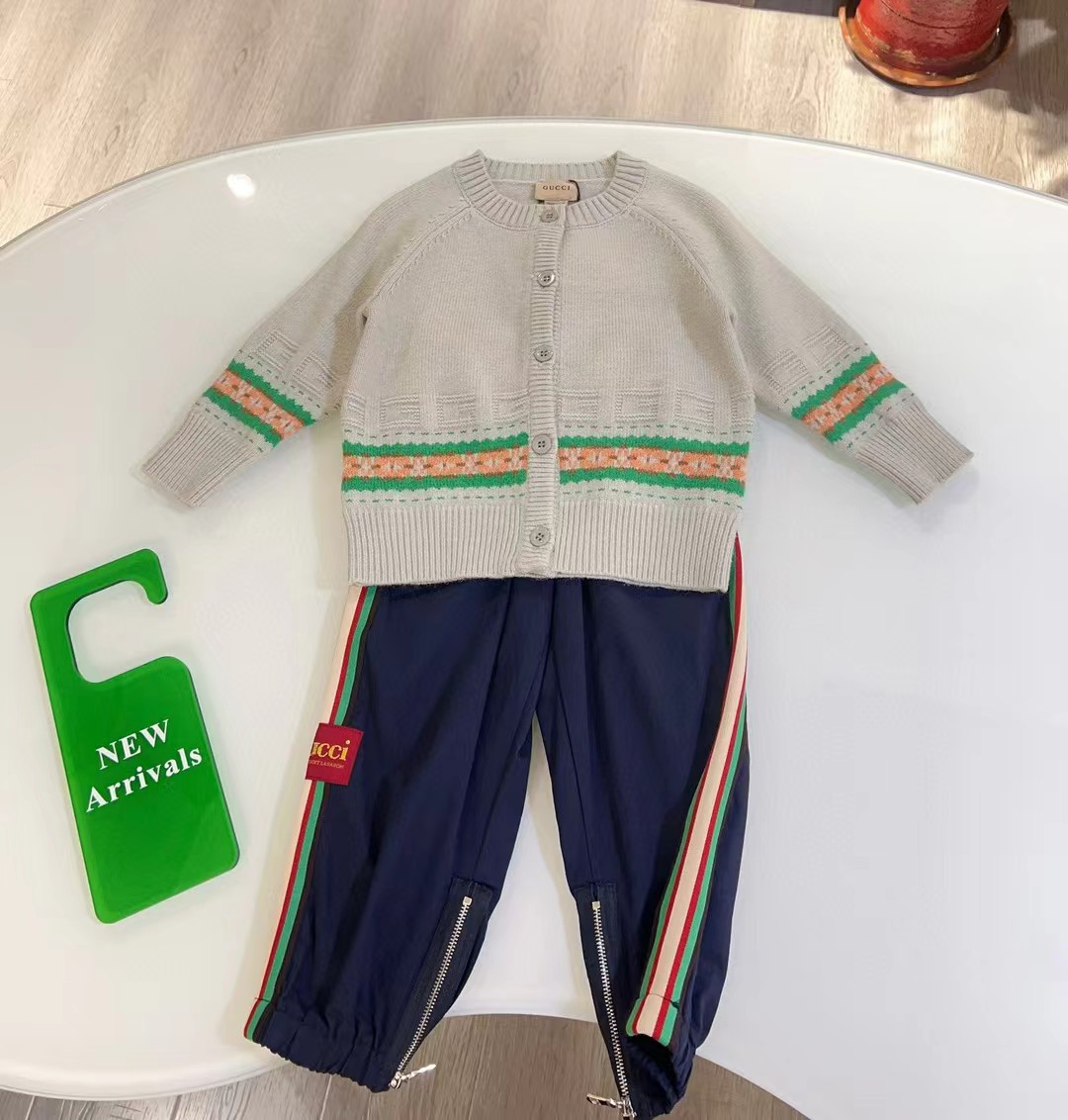 Para niños, se ve bien con pantalones largos, envío inmediato, tallas 100-160.