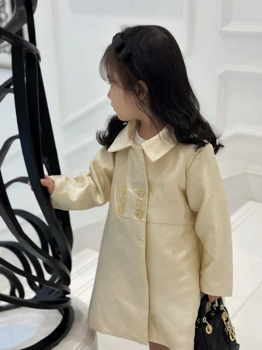 Se ve muy elegante al usarlo, ¡estilo de dama distinguida!