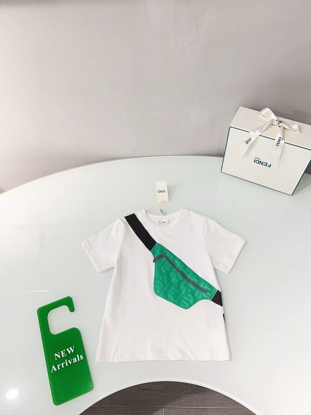 La camiseta de manga corta original hecha a medida de @86MBA.com. Al observar el proceso de impresión de la mochila, se…