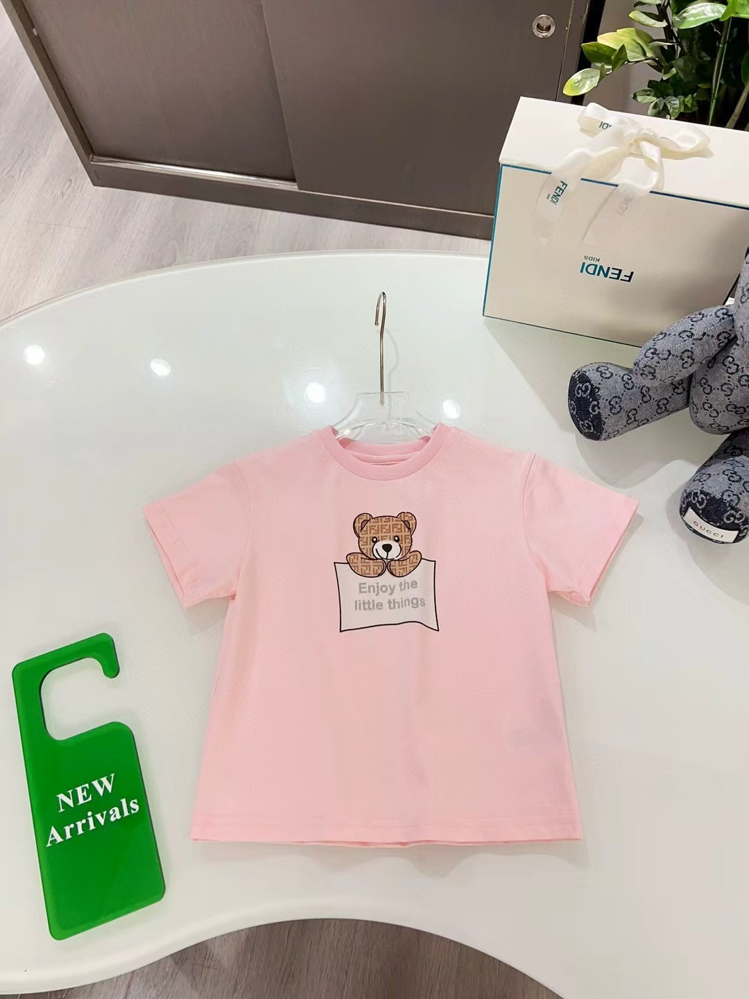 Camiseta de manga corta personalizada original de @86MBA, confeccionada con telas de algodón seleccionadas, teñida e im…