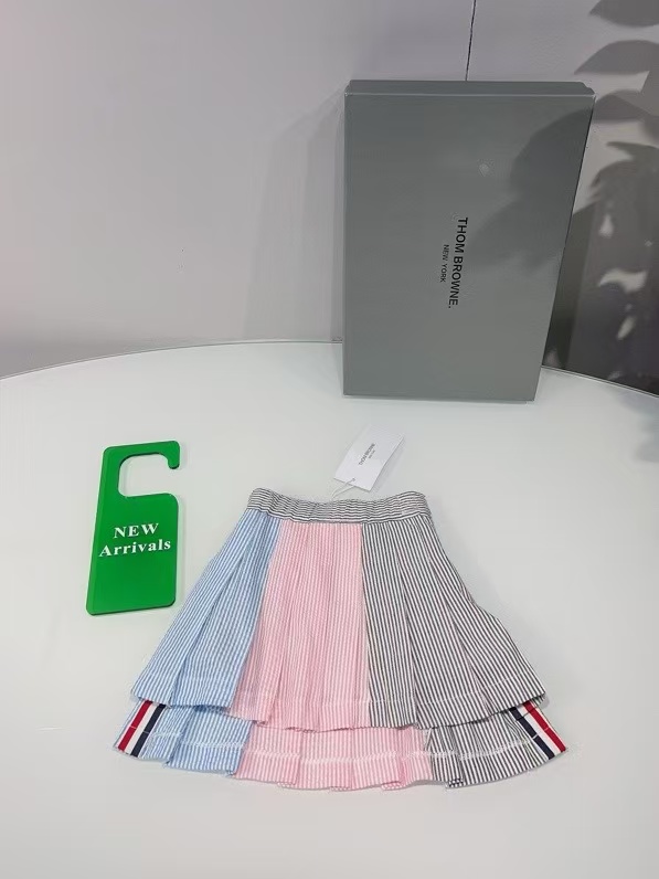 @116 跑量TB专柜原版定制百褶裙，拼接设计，定制定染泡泡纱面料，里布也是定制纯棉条纹内里，看细节就知道有多重工，专柜1:1定制，现货发，码数100-160
