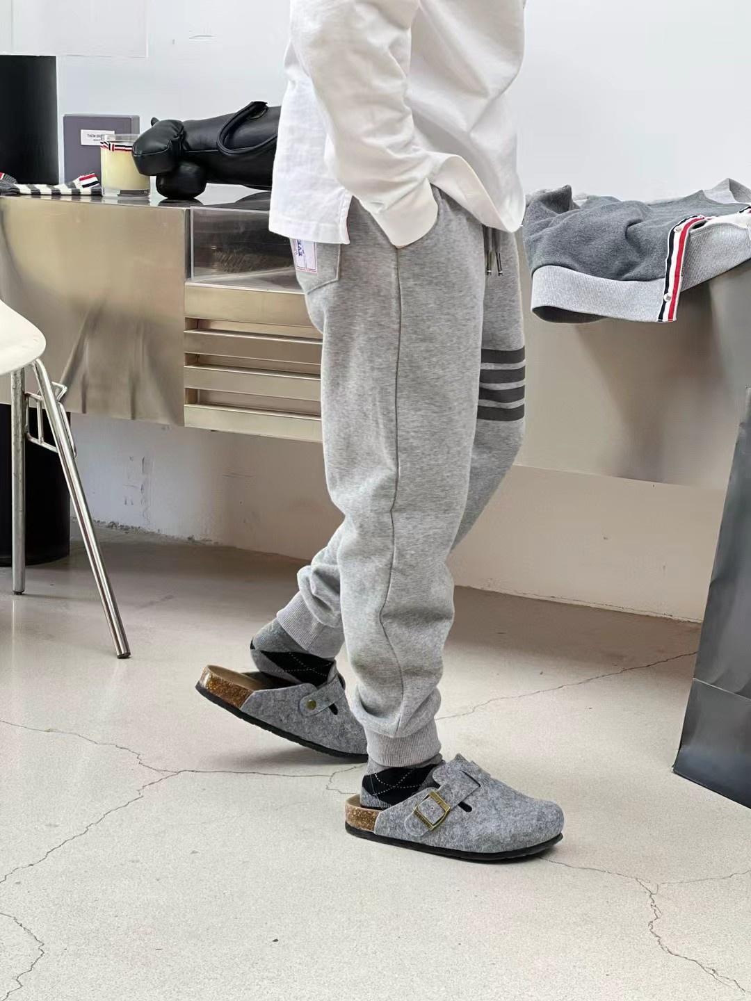 Pantalones deportivos TB. ¡Unos pantalones versátiles con gran estilo! El corte es casual y moderno, y combinan con cua…