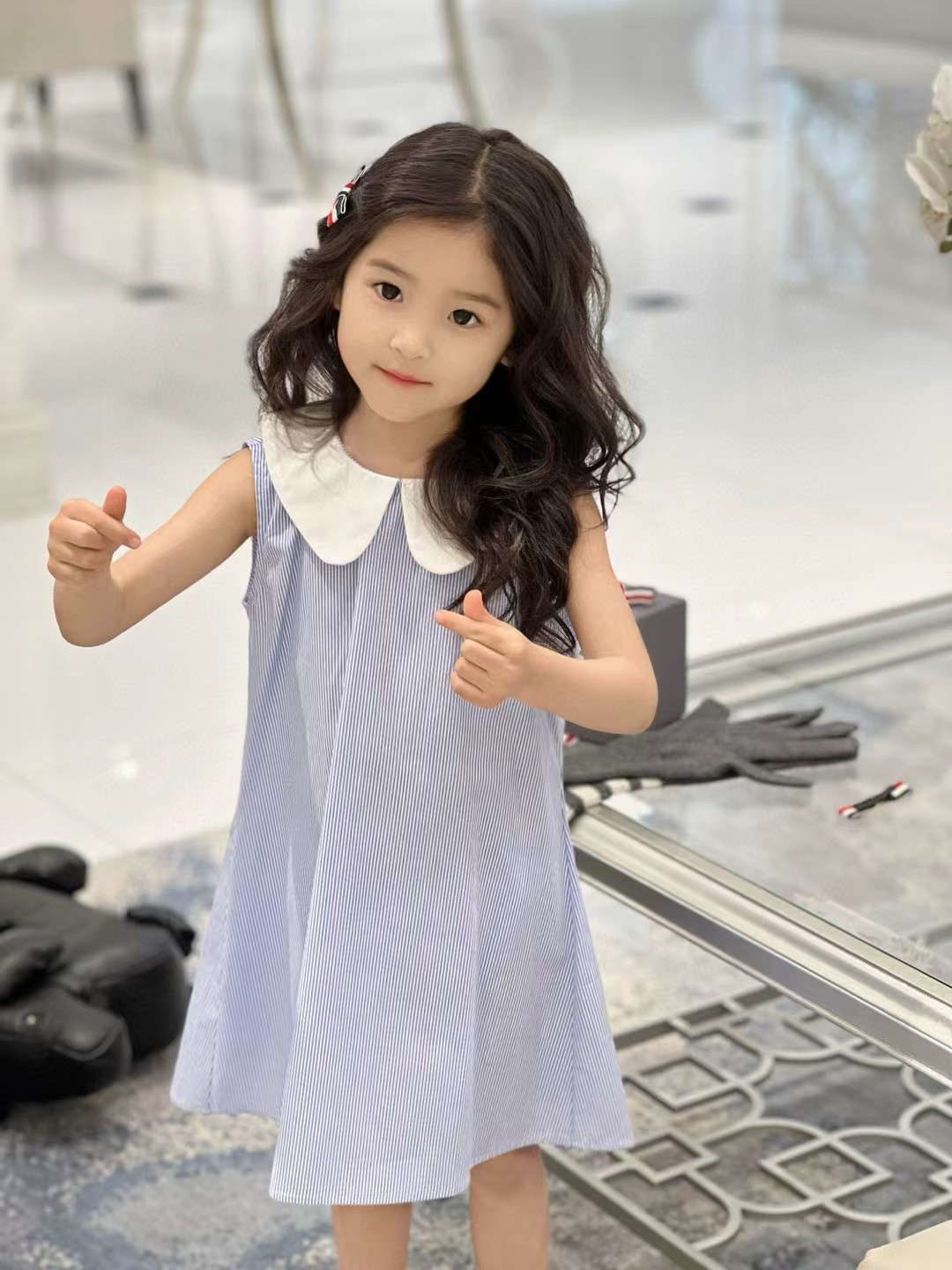 Vestido de rayas TB, súper elegante👗 Definitivamente el techo de los looks para niñas, simple y moderno, lujo ligero, …